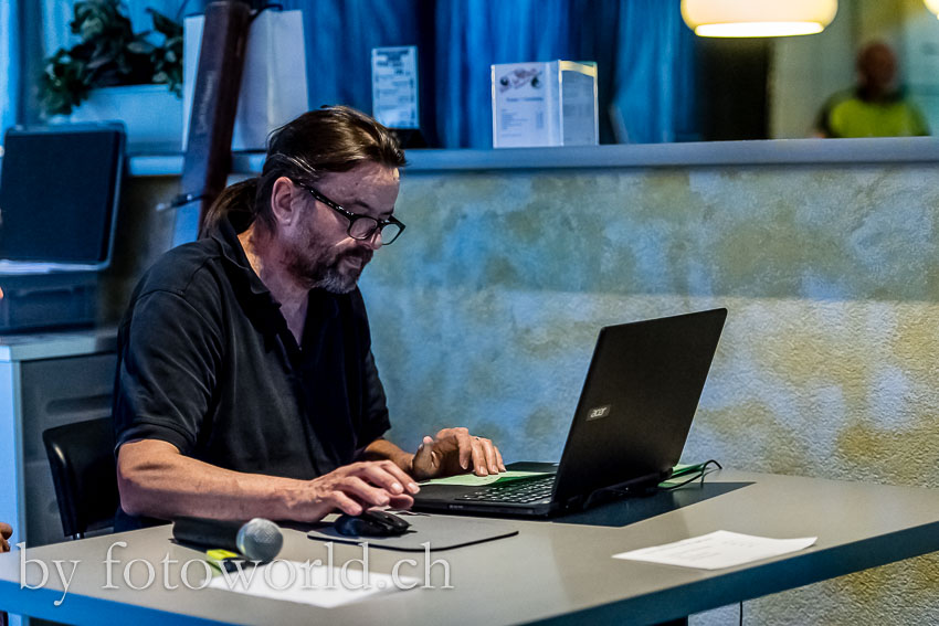 NIKON D5 - 70.0-200.0 mm f/2.8